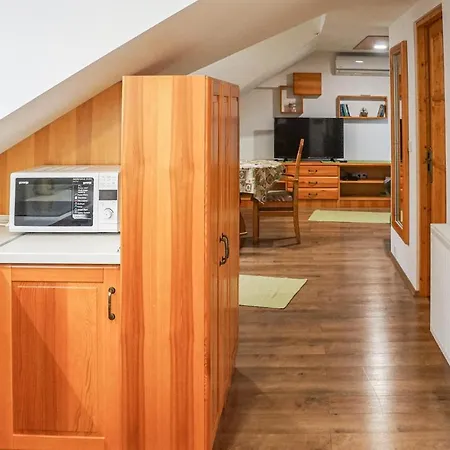 Stunning In W/ 3 Bedrooms *