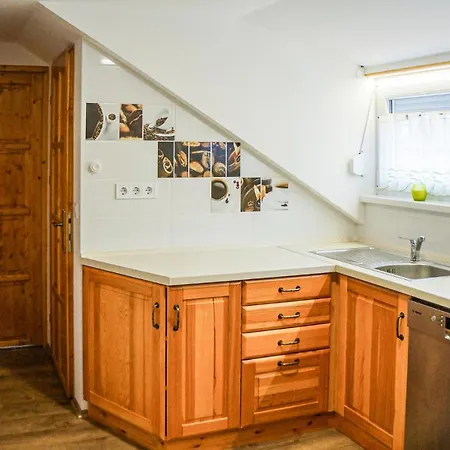 Apartment Stunning In W/ 3 Bedrooms